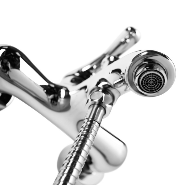 Смеситель IDDIS OLDIE OLDSB00i02 для ванны и душа  Смеситель IDDIS OLDIE OLDSB00i02 для ванны и душа